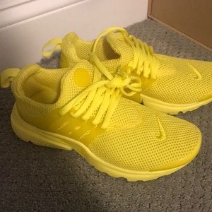nike yellow air prestos
